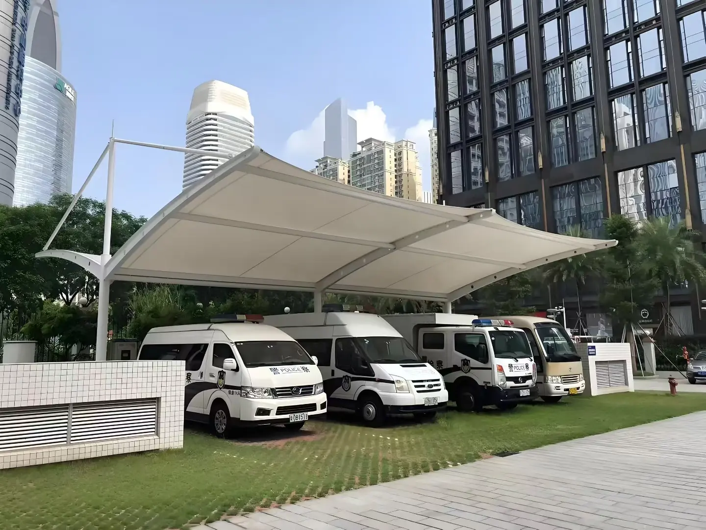 贵州务川膜结构车棚怎么选?山地多雨高湿环境,园区物业采购避坑指南