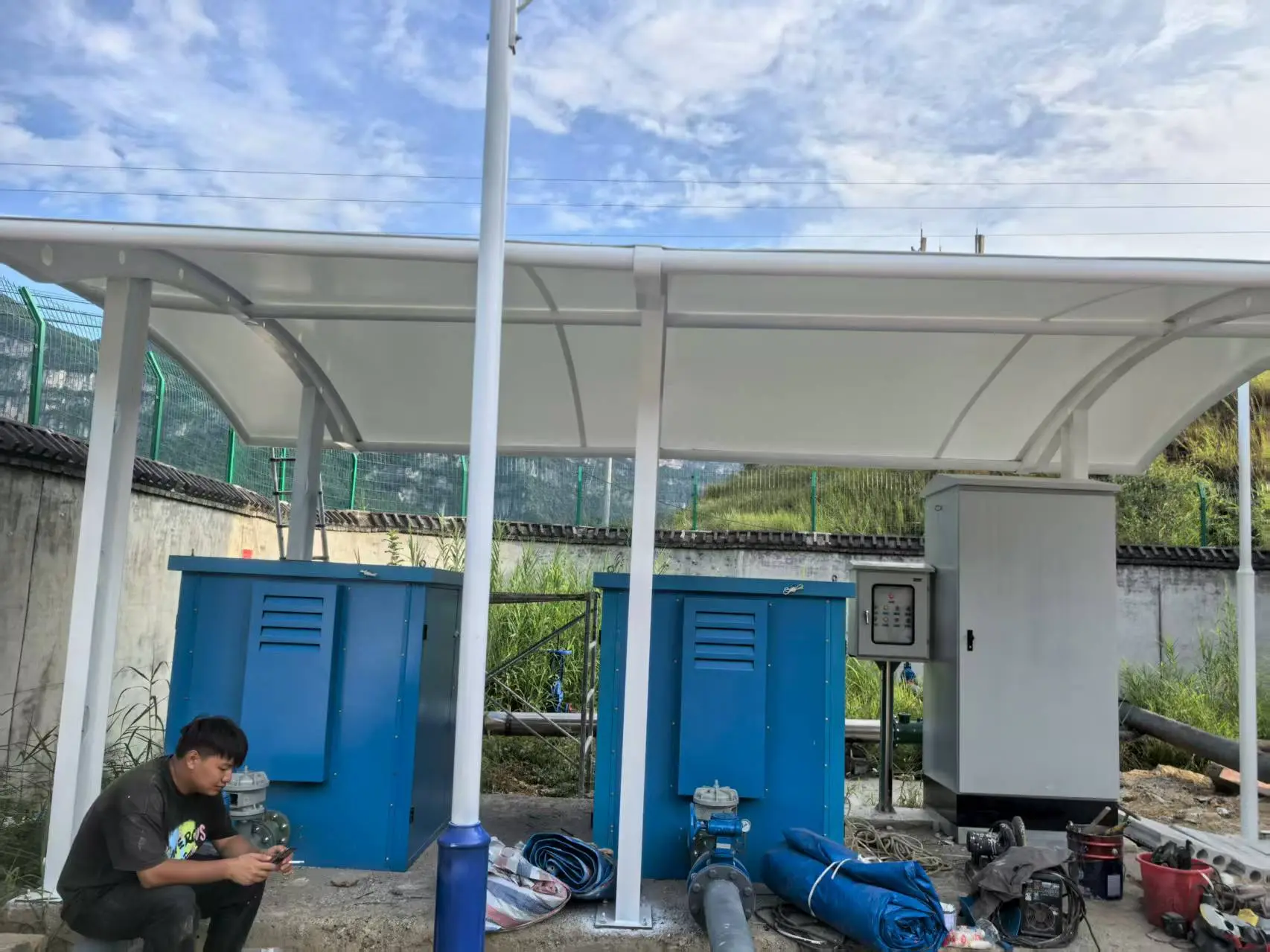 贵州务川膜结构棚怎么选?多雨高湿山区,避开低价铁皮棚与劣质膜材坑