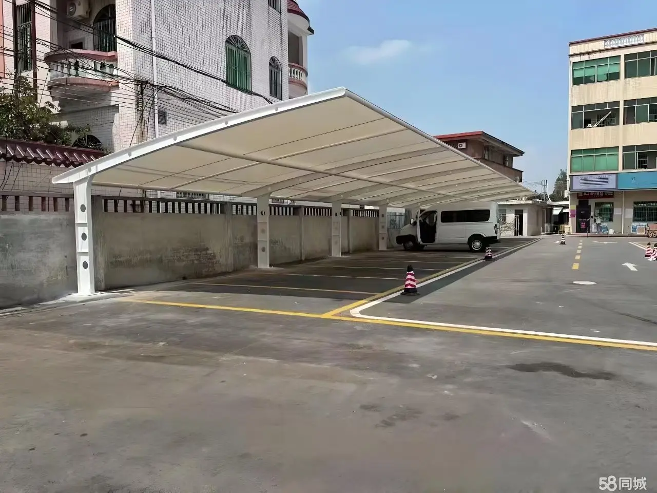 贵州务川膜结构工程科普：山地多雨强紫外环境，停车棚选材别只看低价